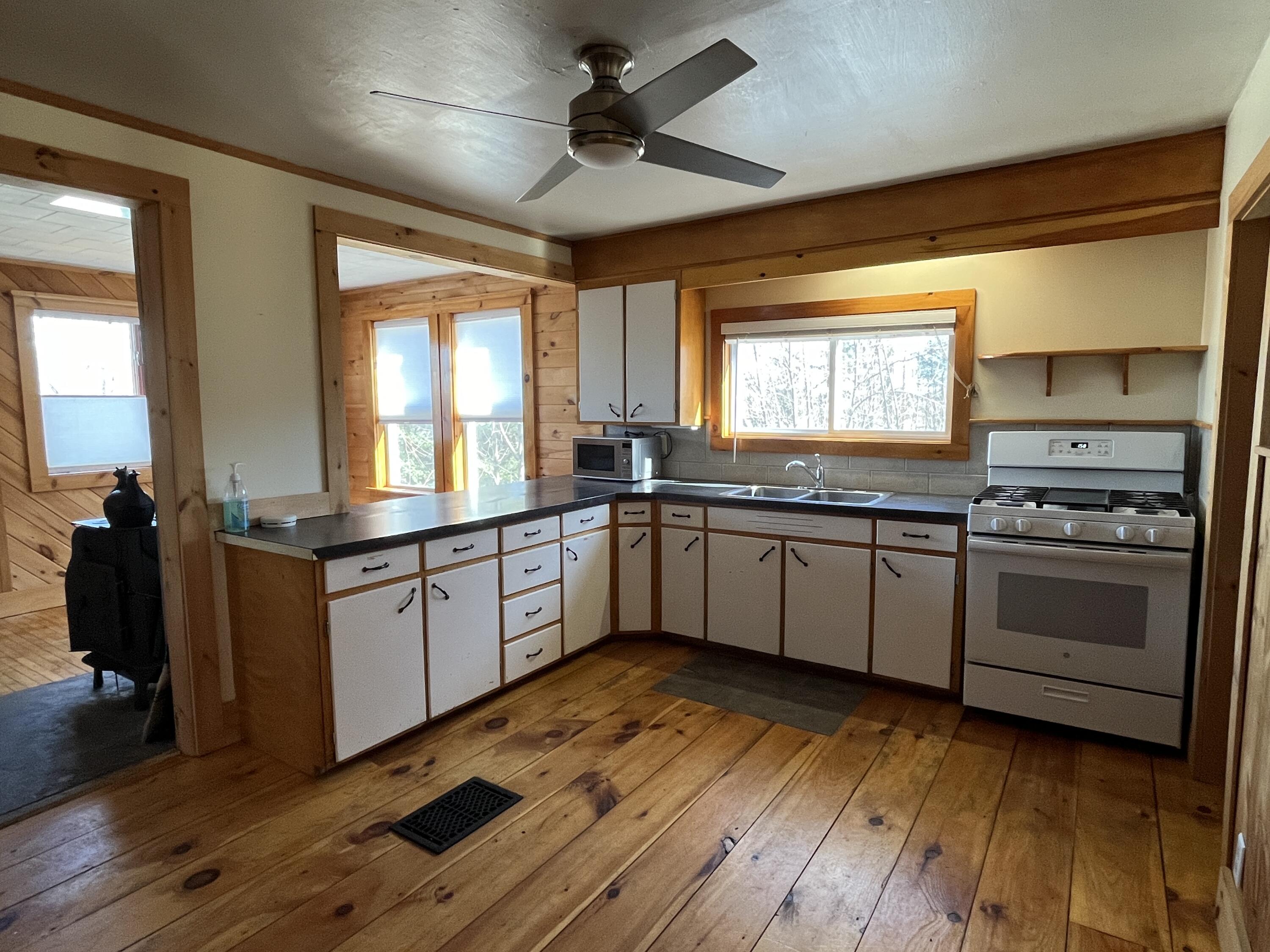 13 Lincoln Street Millinocket, ME 04462 - Photo 9 of 30 kitchen