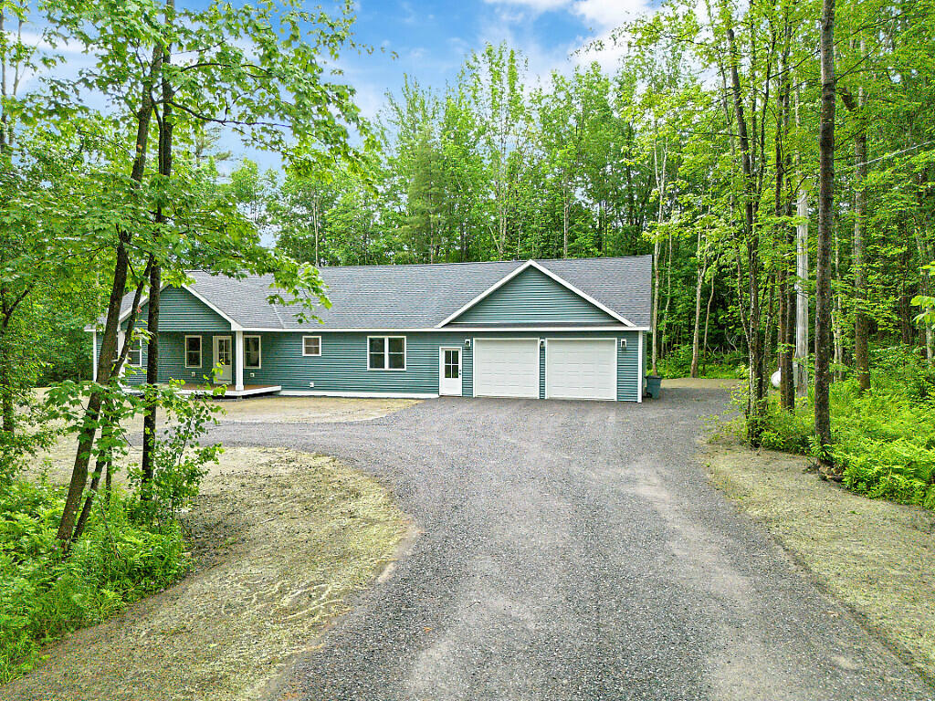 49 Lindsay Way Sidney, ME 04330 - Photo 2 of 62 1000014836