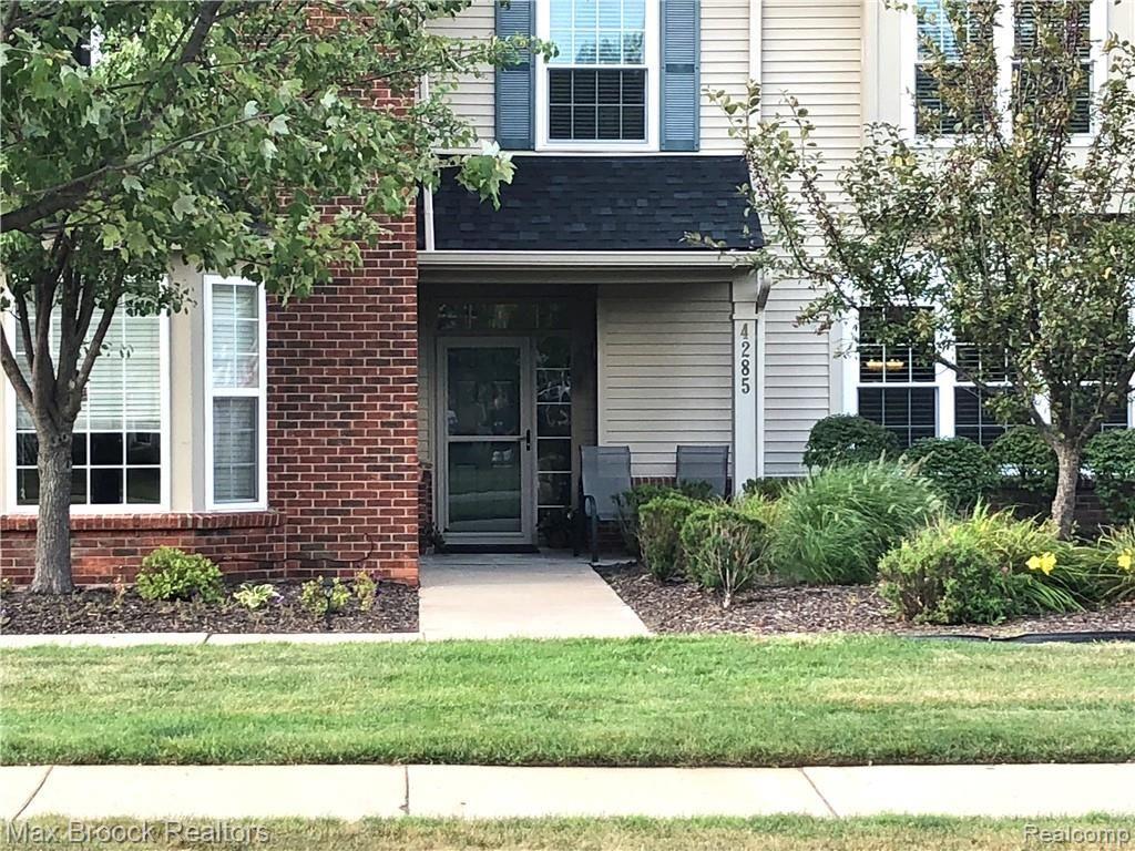4285 Hampton Ridge Boulevard, Unit 141 Howell, MI 48843 - Photo 3 of 38
