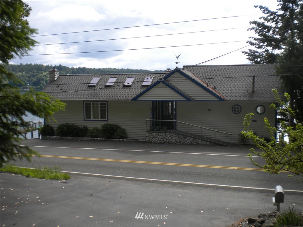 13441 Northeast North Shore Road Belfair, WA 98528 - Photo 2 of 18 Gallery Image 2