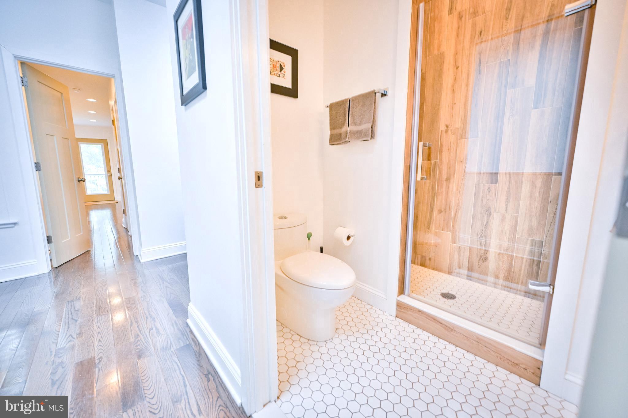 2919 Keswick Road Baltimore, MD 21211 - Photo 37 of 47 Hall bathroom