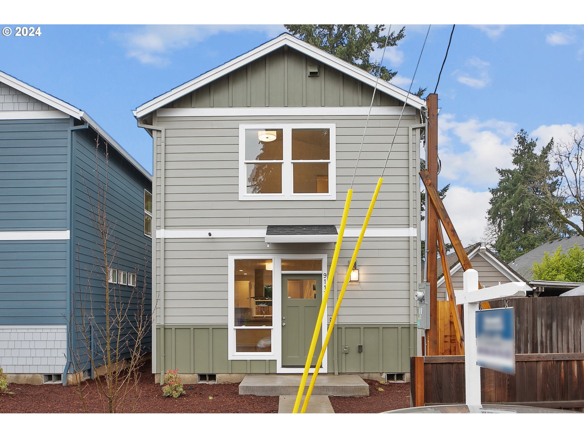 9117 Southeast Claybourne St