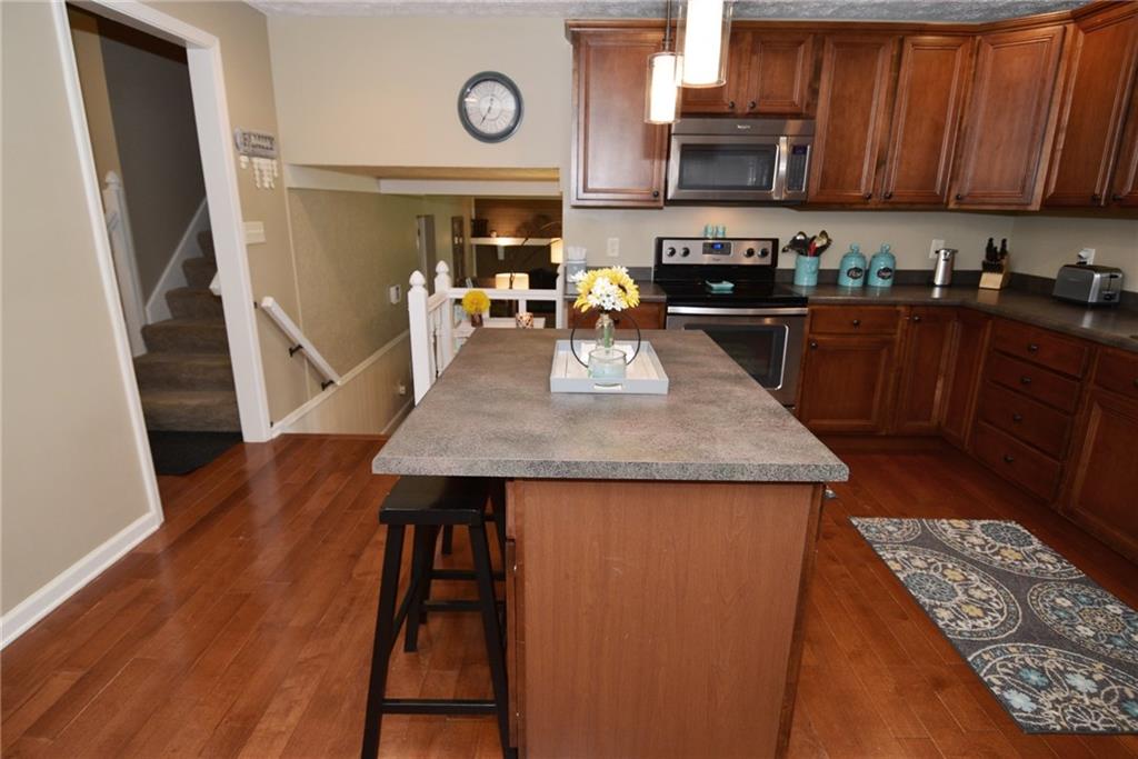 525 Cobblestone Road Avon, IN 46123 - Photo 13 of 48 Gallery Image 13