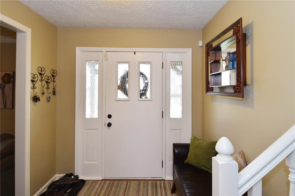 525 Cobblestone Road Avon, IN 46123 - Photo 3 of 48 Gallery Image 3