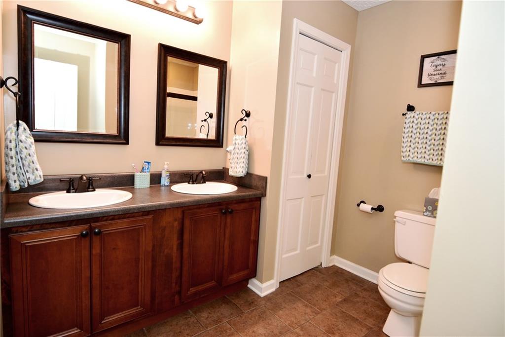 525 Cobblestone Road Avon, IN 46123 - Photo 28 of 48 Gallery Image 28