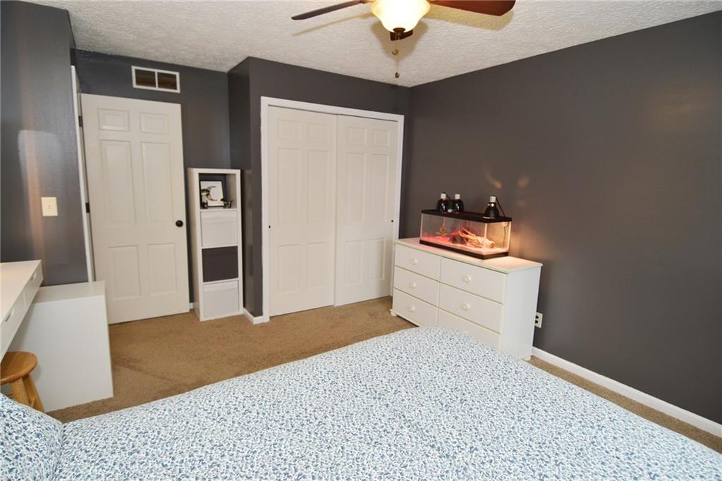 525 Cobblestone Road Avon, IN 46123 - Photo 37 of 48 Gallery Image 37