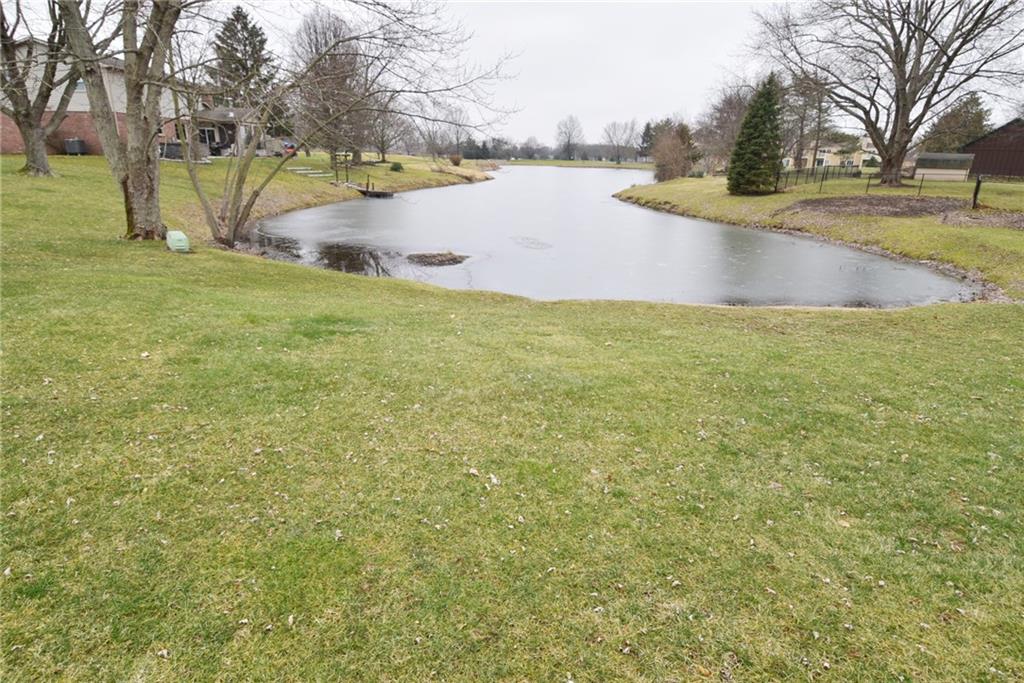 525 Cobblestone Road Avon, IN 46123 - Photo 44 of 48 Gallery Image 44