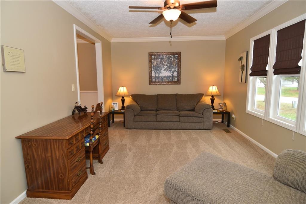 525 Cobblestone Road Avon, IN 46123 - Photo 6 of 48 Gallery Image 6