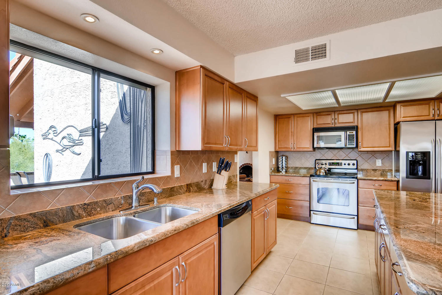 18448 East Avenida Del Ray Rio Verde, AZ 85263 - Photo 7 of 36 Kitchen