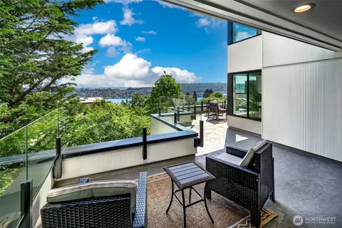$1,595,000 | 2400 Aurora Avenue North, Unit 210, Seattle, WA 98109