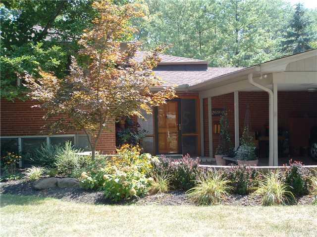 2698 Mt Holyoke Road Columbus, OH 43221 - Photo 1 of 14