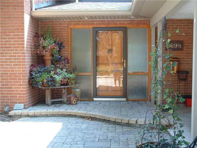 2698 Mt Holyoke Road Columbus, OH 43221 - Photo 2 of 14