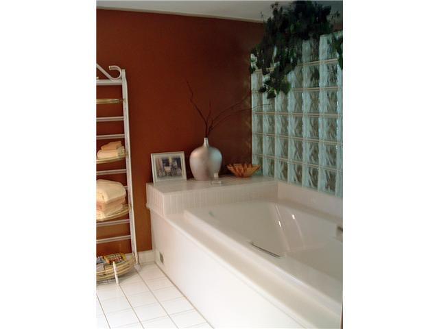 2698 Mt Holyoke Road Columbus, OH 43221 - Photo 8 of 14
