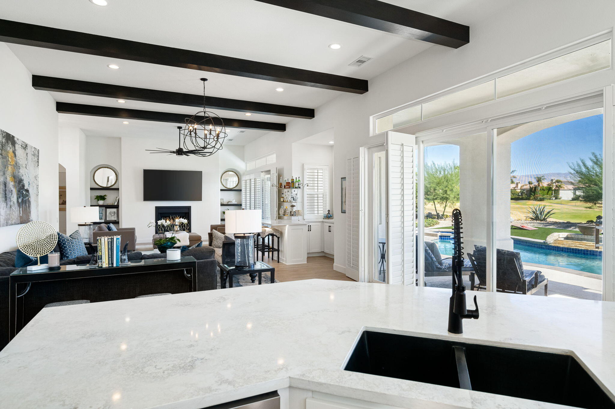 10 Vía Verde Rancho Mirage, CA 92270 - Photo 14 of 40 29-web-or-mls-CB_Vail_OPMG_1023_029