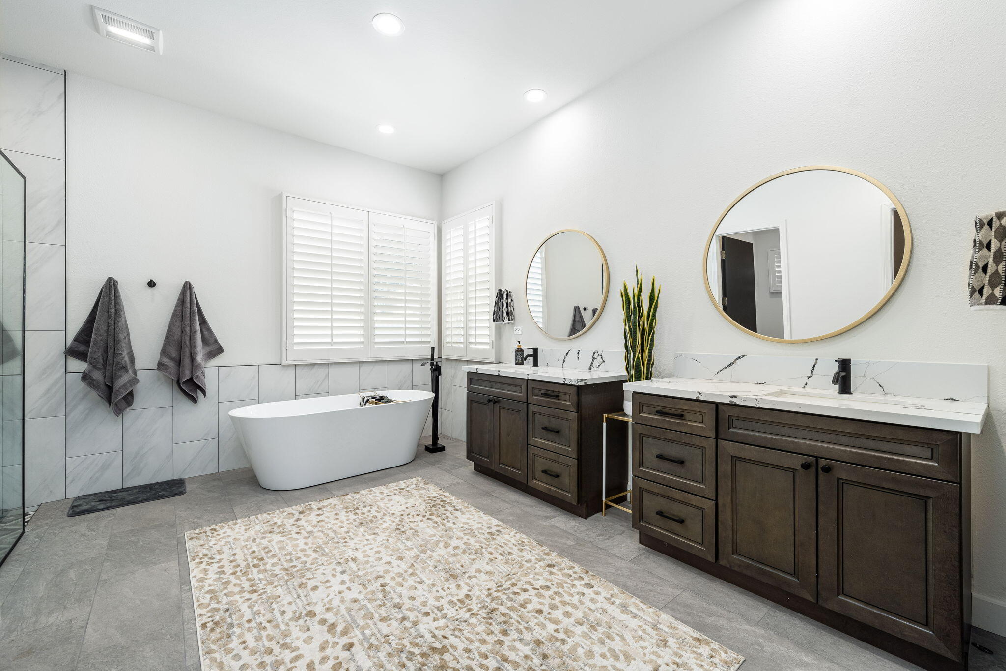 10 Vía Verde Rancho Mirage, CA 92270 - Photo 17 of 40 primary bathroom