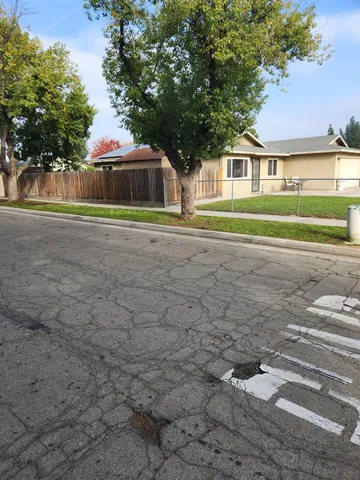 $338,000 | 4935 East Kerckhoff Avenue, Fresno, CA 93727