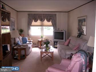 133 Kipling Road Cherry Hill, NJ 08003 - Photo 4 of 6 Family Room