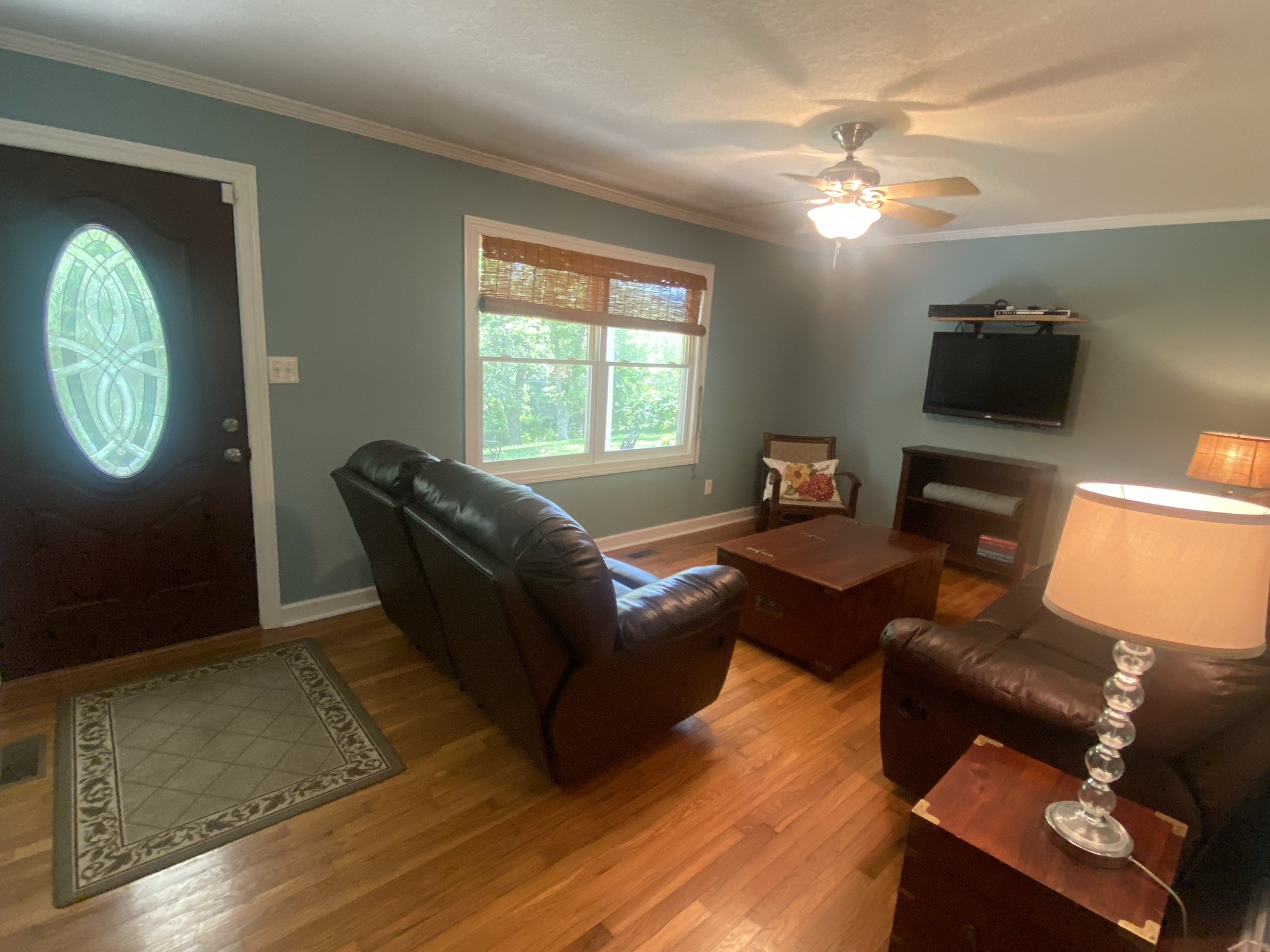 818 Dale Ridge Road Dowelltown, TN 37059 - Photo 5 of 24 a living room with furniture and a window