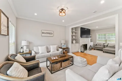 $800,000 | 5 Anthonys Lane, New Milford, CT 06776