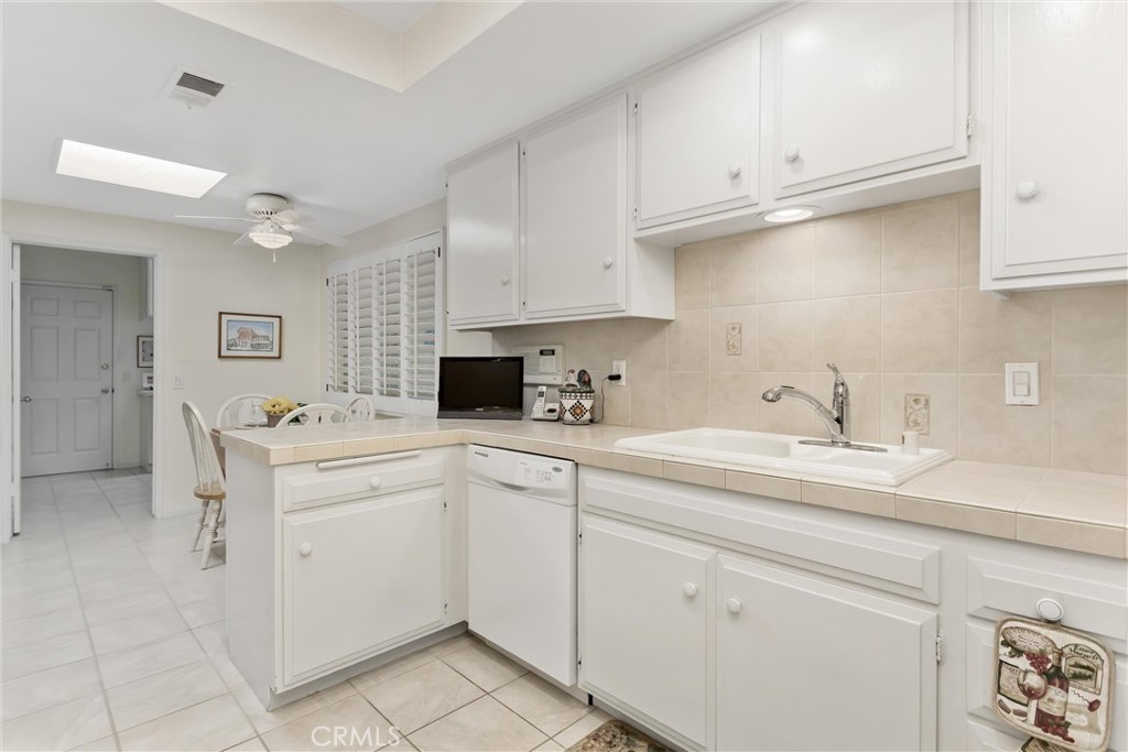 740 Vía Zapata Riverside, CA 92507 - Photo 11 of 44 Gallery Image 11