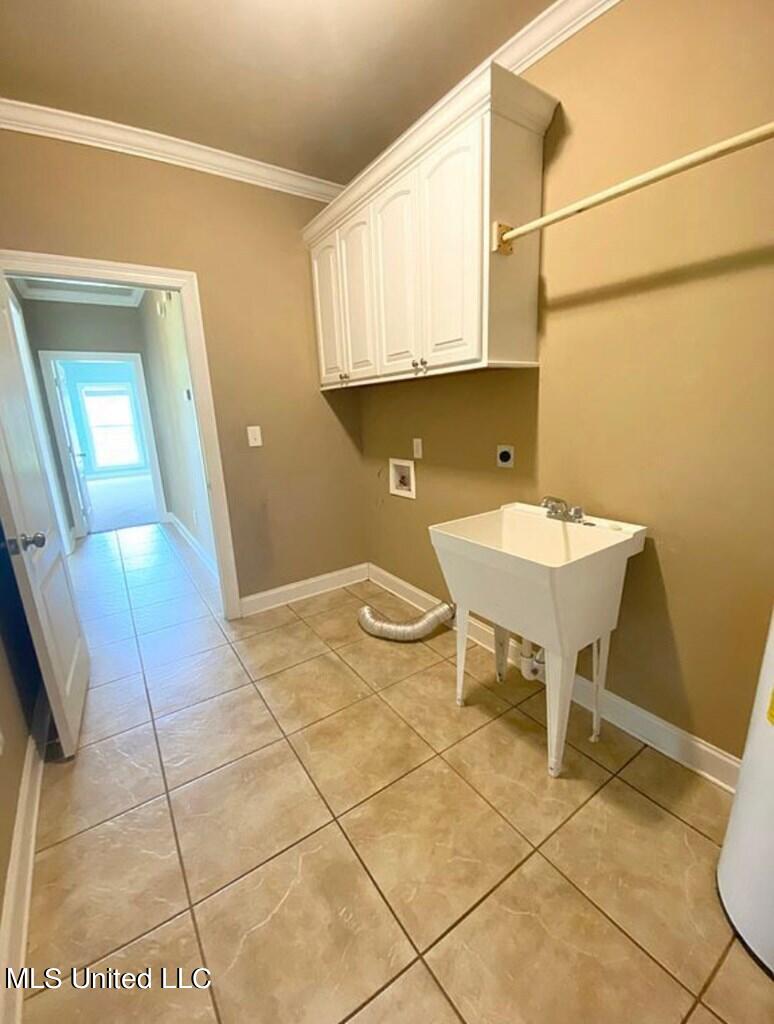 12015 Circle G Ranch Road Picayune, MS 39466 - Photo 15 of 20 laundry