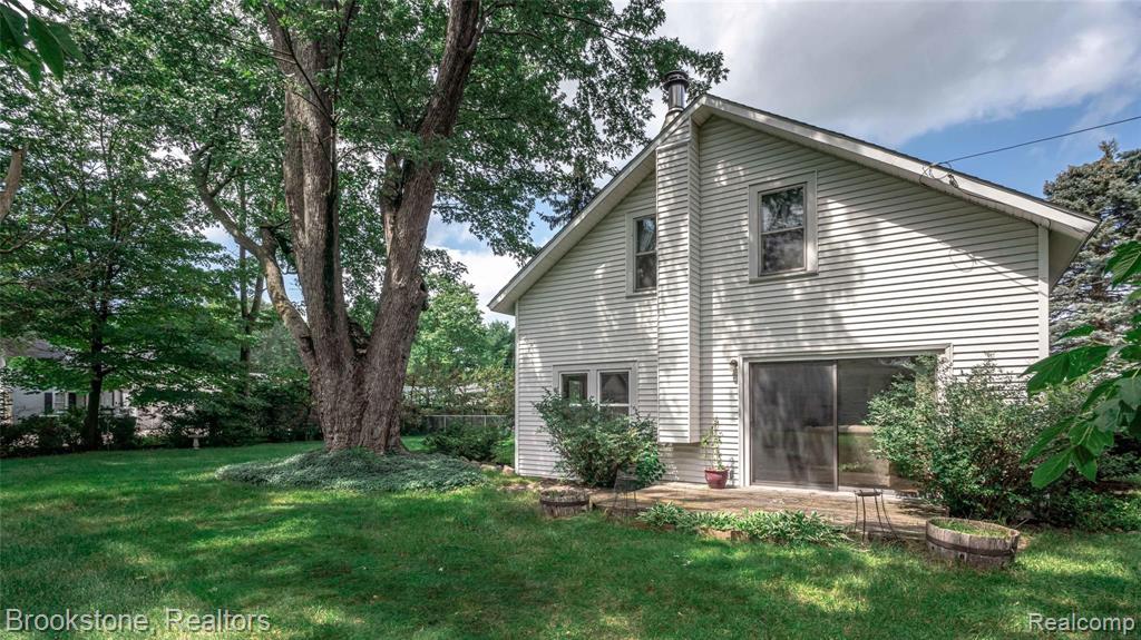 2960 Culbertson Avenue Rochester Hills, MI 48307 - Photo 5 of 34