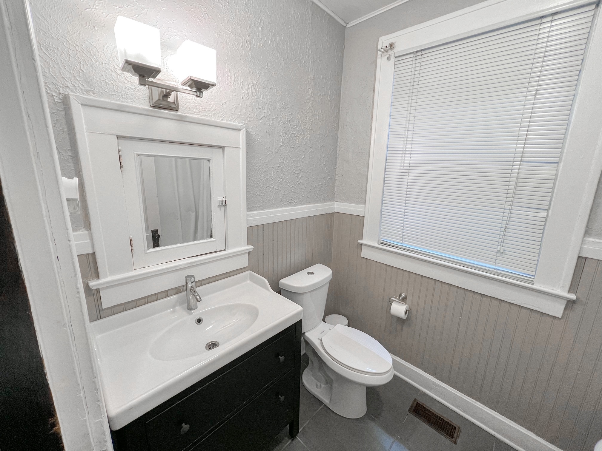 982 Woodruff Pl E Drive Indianapolis, IN 46201 - Photo 21 of 45