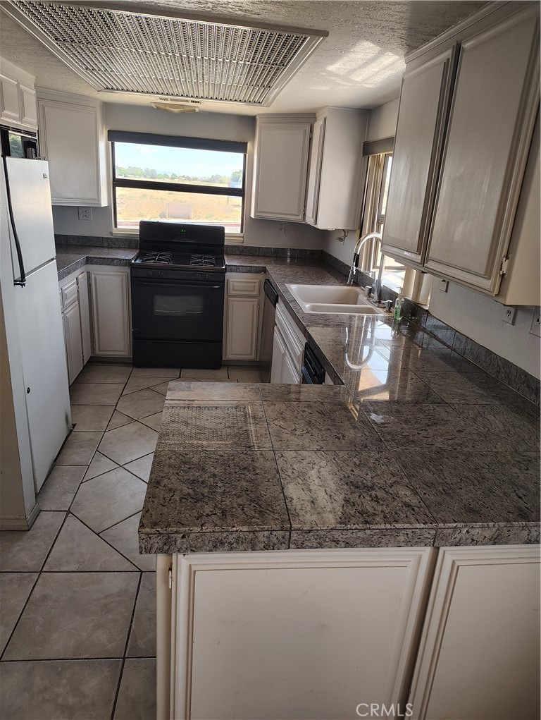 27160 Vista Road, Unit 46 Helendale, CA 92342 - Photo 5 of 20