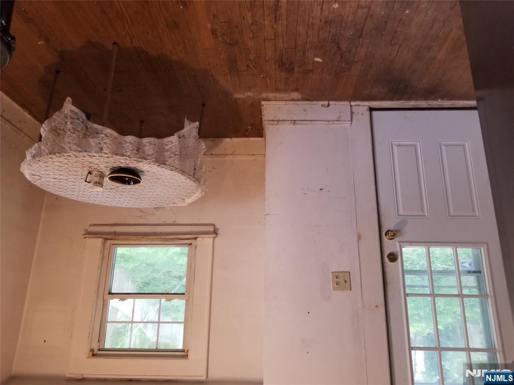 734 Broad Street Bloomfield, NJ 07003 - Photo 14 of 23 an empty room with a window