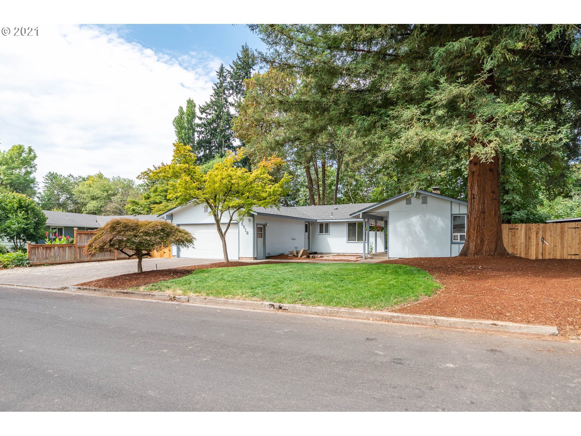 3518 Crocker Road Eugene, OR 97404 - Photo 2 of 27 Gallery Image 2