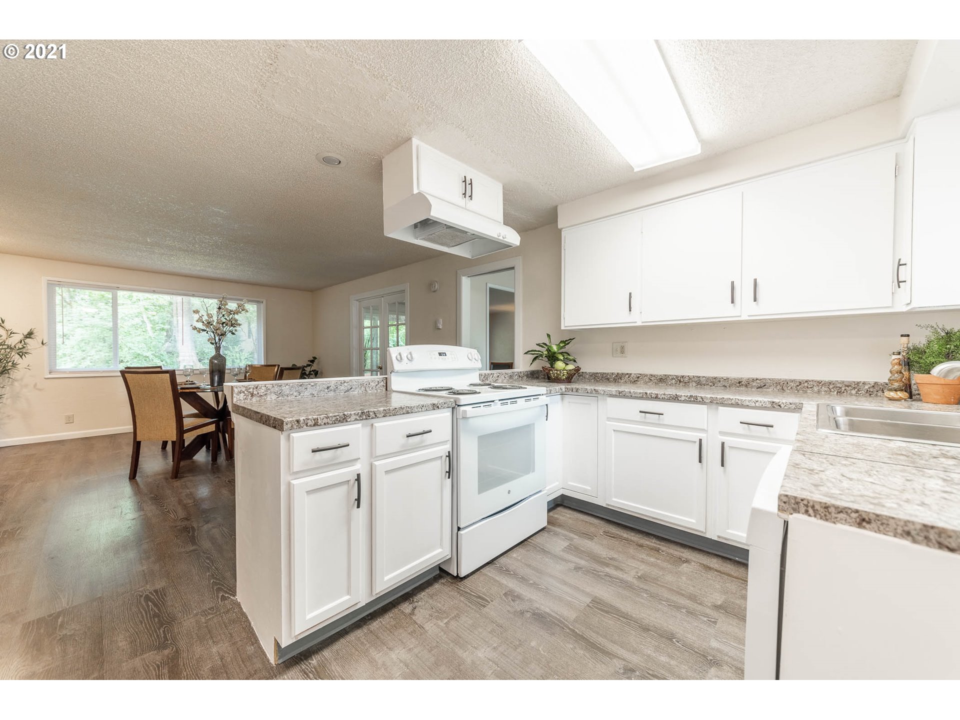 3518 Crocker Road Eugene, OR 97404 - Photo 16 of 27 Gallery Image 16