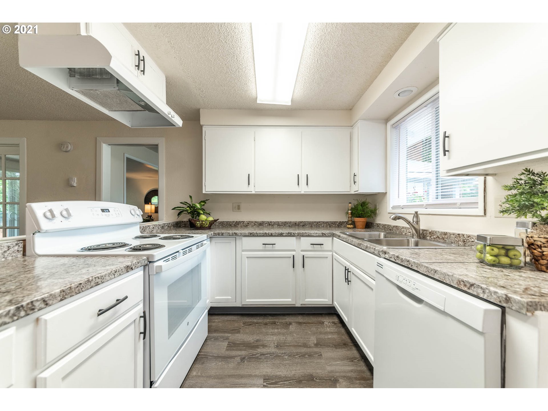 3518 Crocker Road Eugene, OR 97404 - Photo 18 of 27 Gallery Image 18