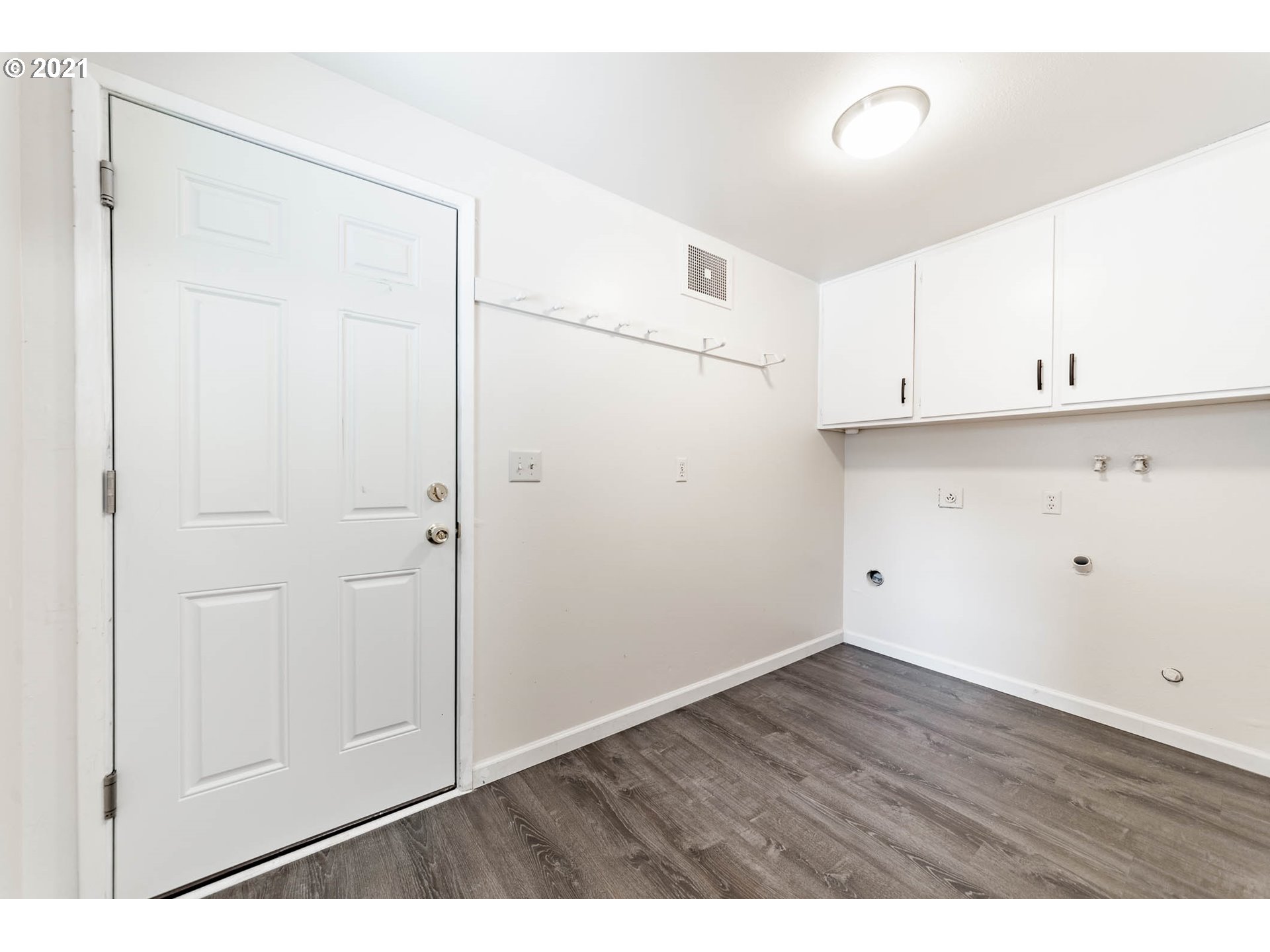 3518 Crocker Road Eugene, OR 97404 - Photo 19 of 27 Gallery Image 19