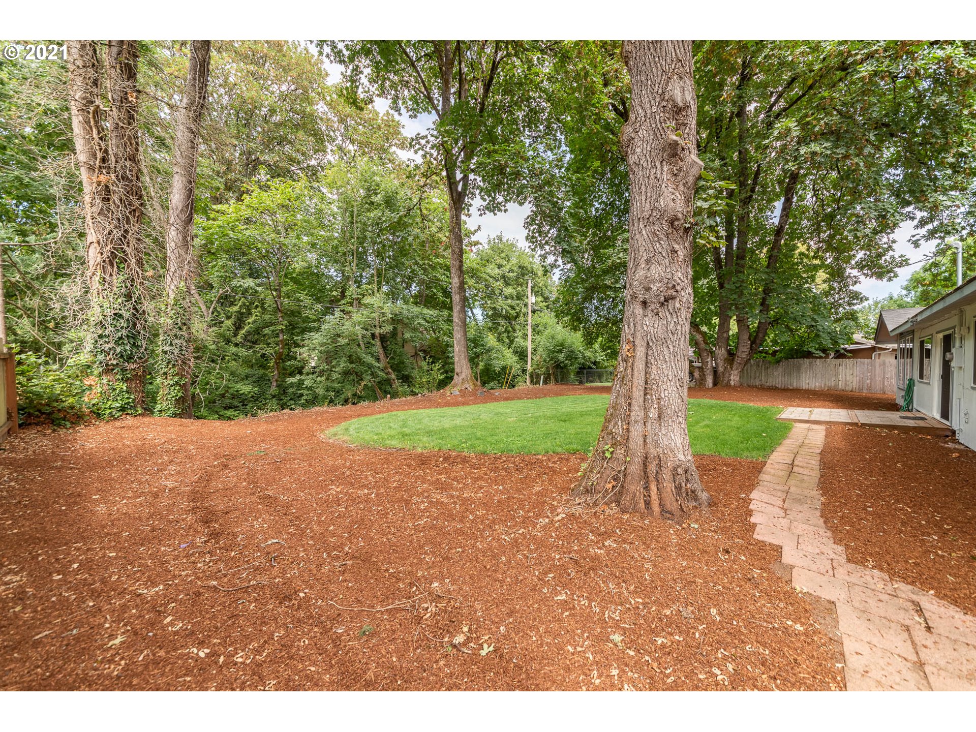 3518 Crocker Road Eugene, OR 97404 - Photo 26 of 27 Gallery Image 26