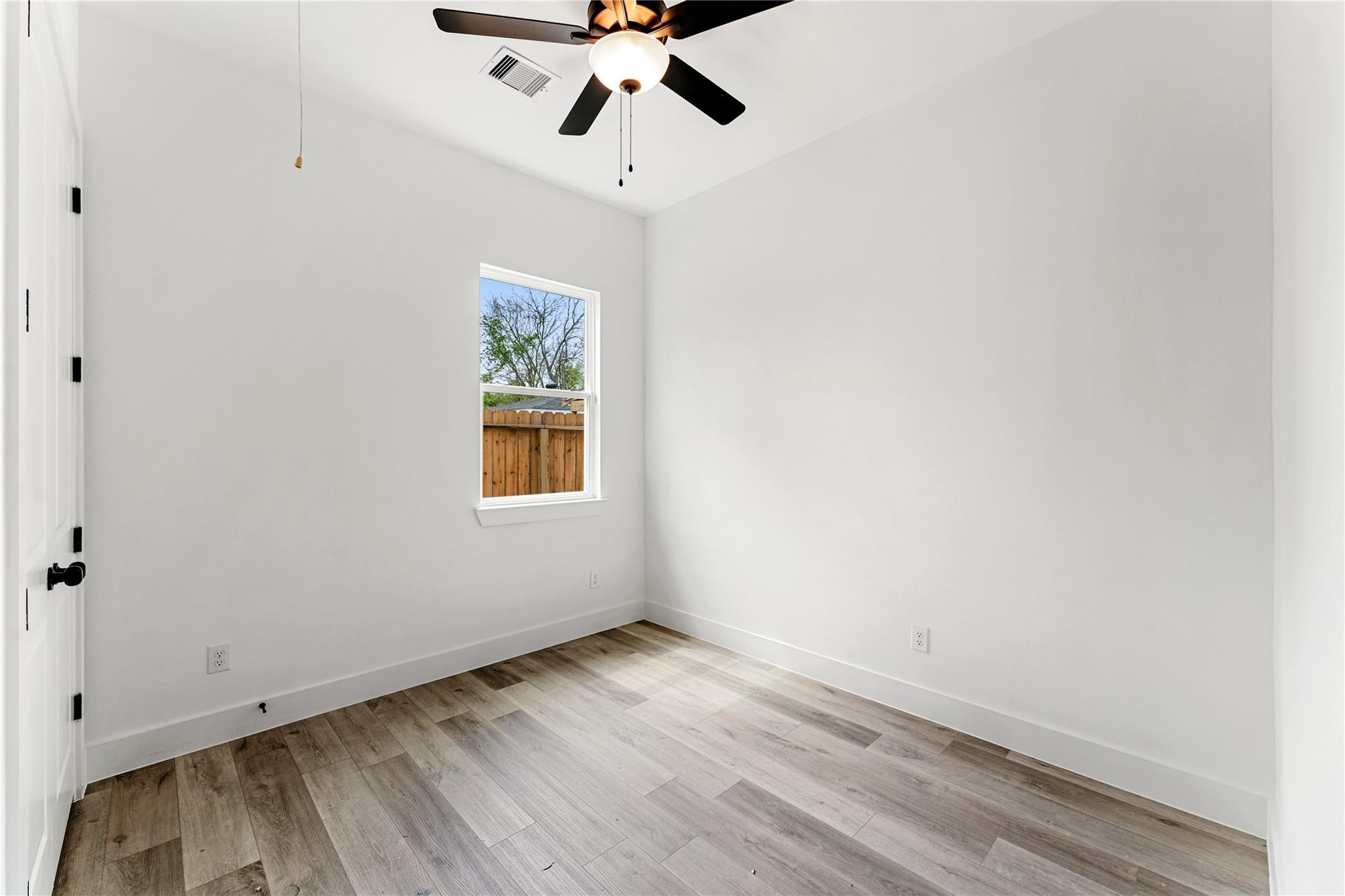 8506 Wileyvale Road, Unit A Houston, TX 77016 - Photo 21 of 25 Great sized secondary bedroom