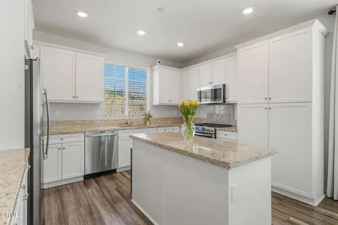 $739,000 | 2072 Harvest Loop, Santa Paula, CA 93060