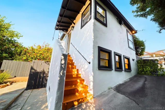 $2,900 | 2154 B Union Street, San Diego, CA 92101