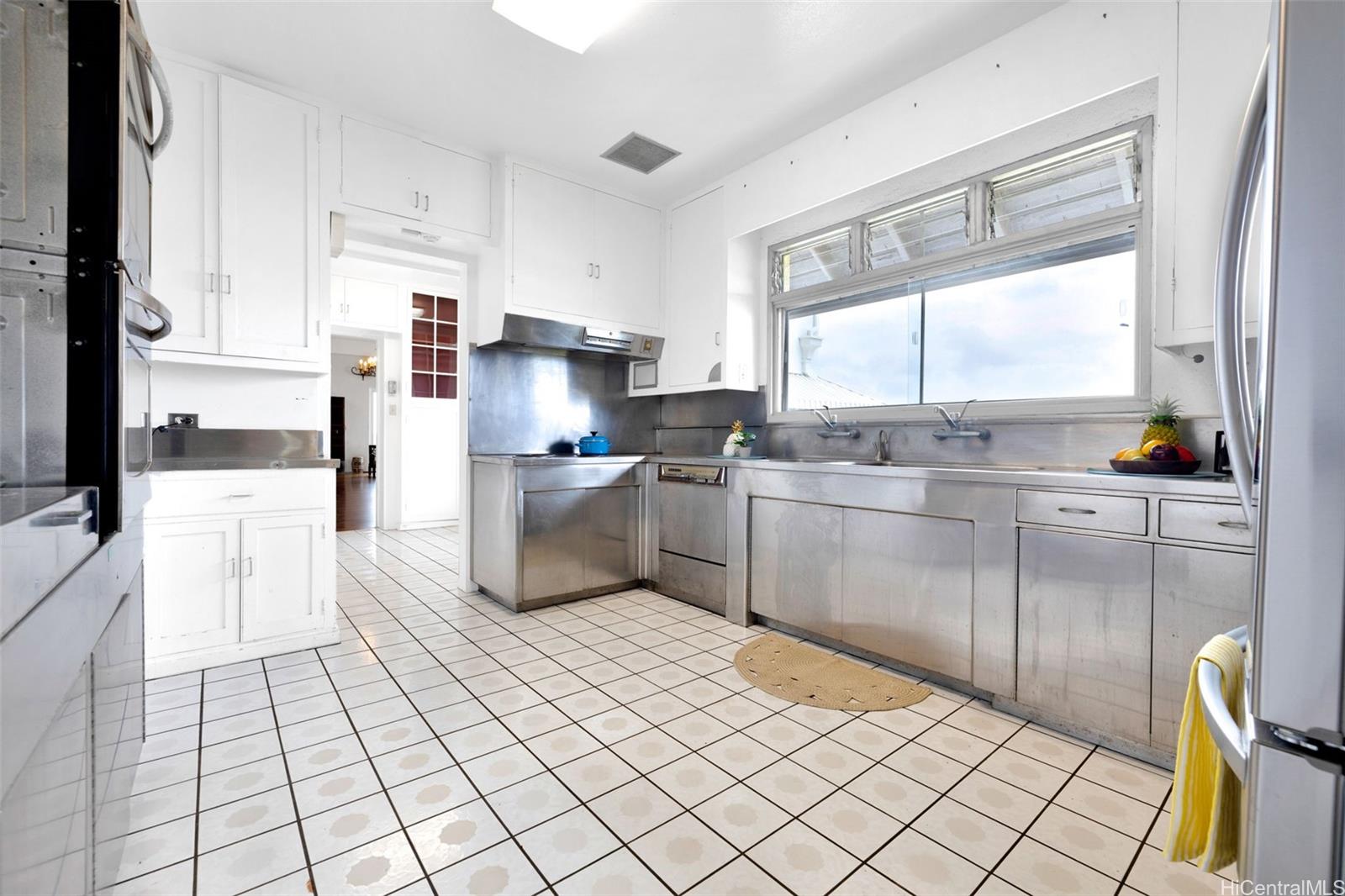 3647 Diamond Head Road Honolulu, HI 96816 - Photo 3 of 25