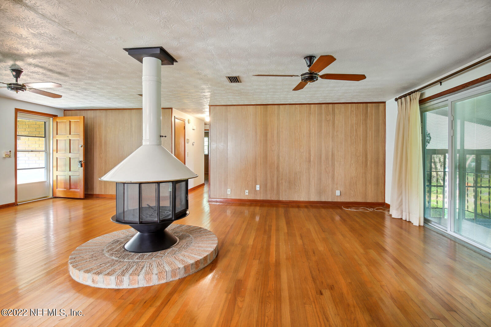 9036 Marlee Road Jacksonville, FL 32222 - Photo 8 of 25 008_1600x1067_mls_1600x1067