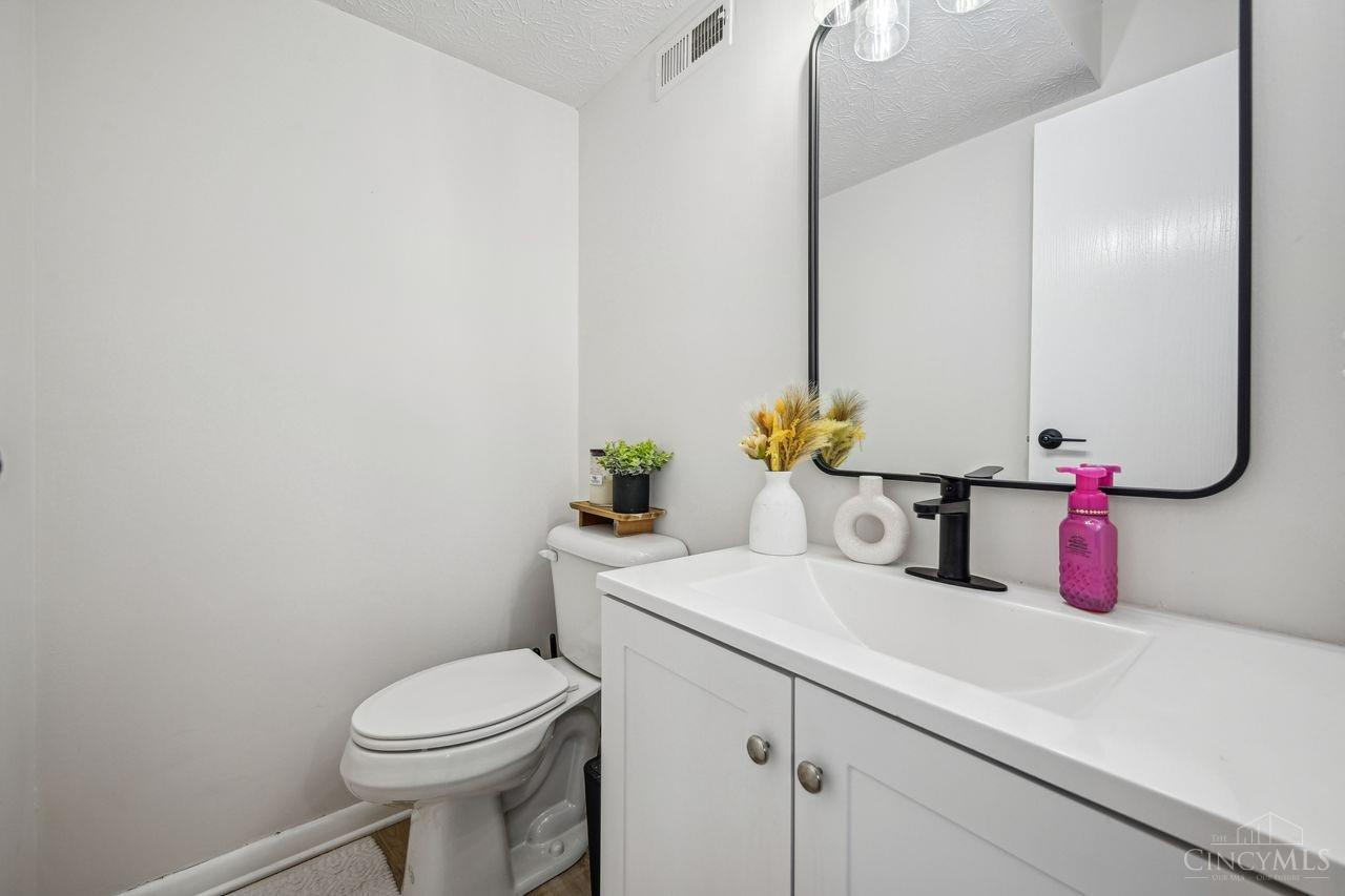 5646 Springdale Road Cincinnati, OH 45251 - Photo 23 of 35 Gallery Image 23