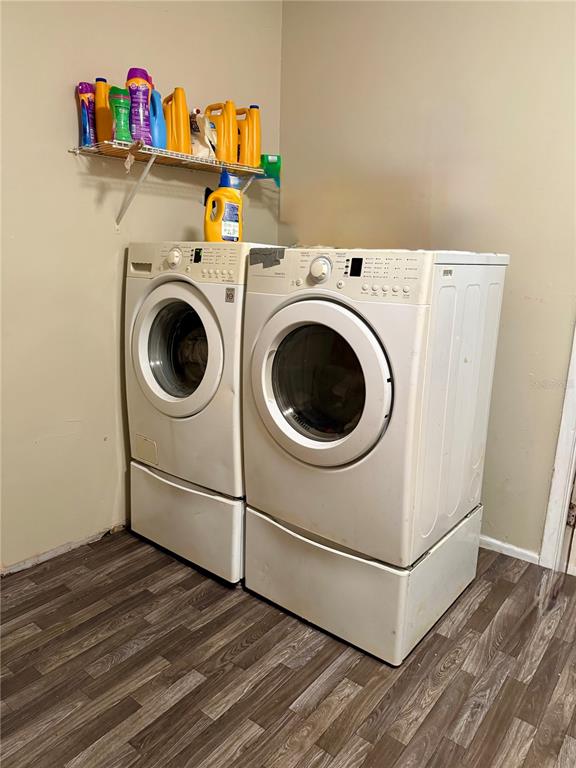3011 South Wiggins Road Plant City, FL 33566 - Photo 15 of 17 a utility room with dryer and washer