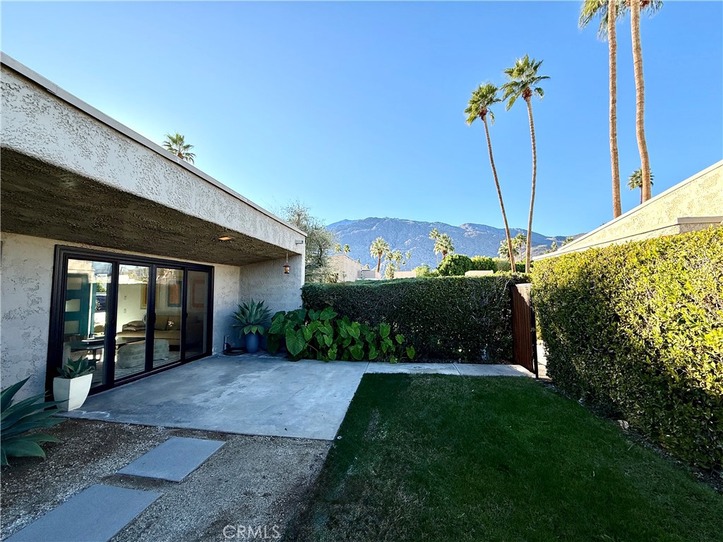 1111 East Ramon Road, Unit 51 Palm Springs, CA 92264 - Photo 19 of 28 Private patio & rear yard