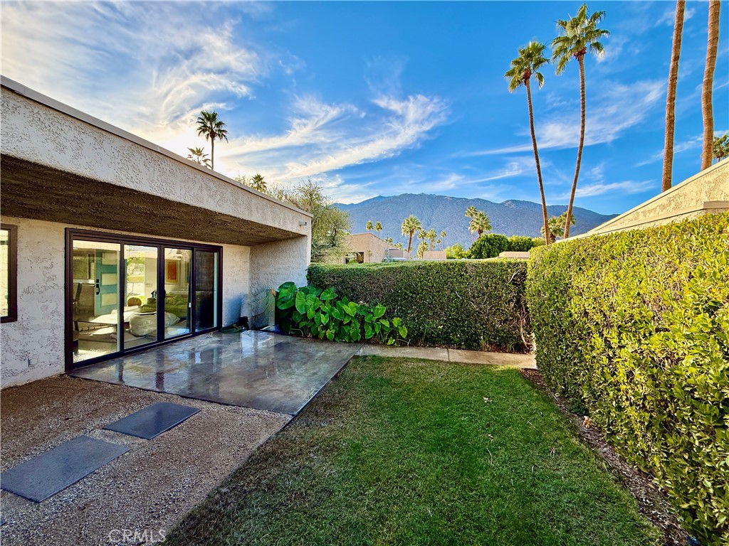 1111 East Ramon Road, Unit 51 Palm Springs, CA 92264 - Photo 20 of 28 Private patio & rear yard
