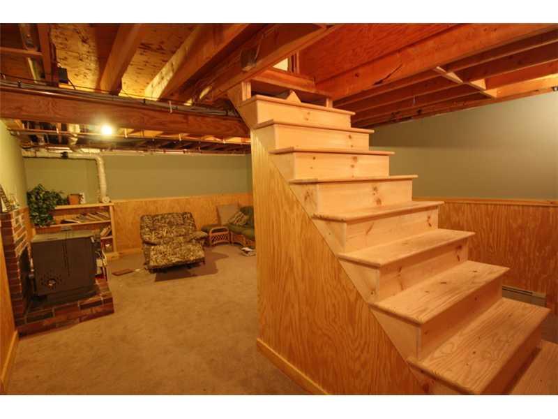 18 Red Fern Road Trenton, ME 04605 - Photo 32 of 35 Den.