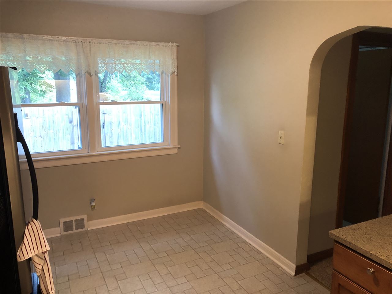 13 Alberta Lane Springfield, IL 62704 - Photo 8 of 19 Gallery Image 8