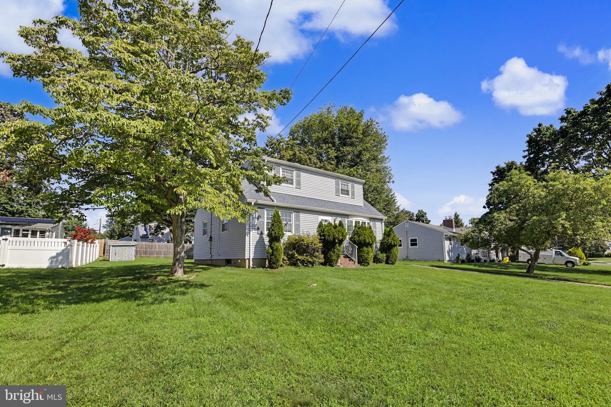 16 Running Brook Road Ewing, NJ 08638 - Photo 4 of 40