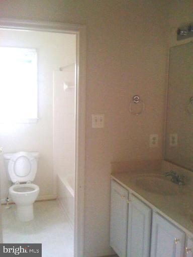 8202 Rison Drive Brandywine, MD 20613 - Photo 13 of 22 Upper level hall bathroom