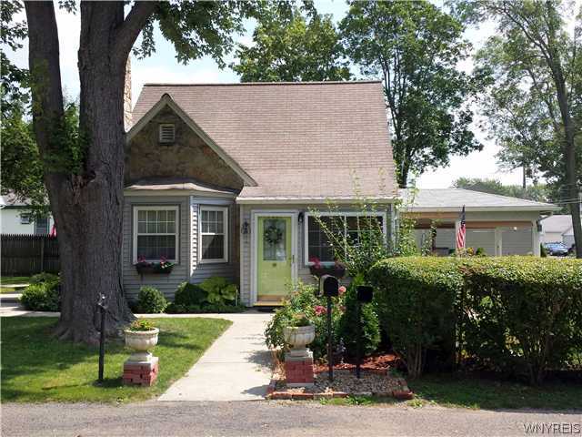 2224 River Road Wheatfield, NY 14304 - Photo 1 of 1 Exterior Front