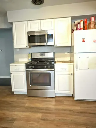 $274,900 | 17832 Glen Oak Avenue, Lansing, IL 60438