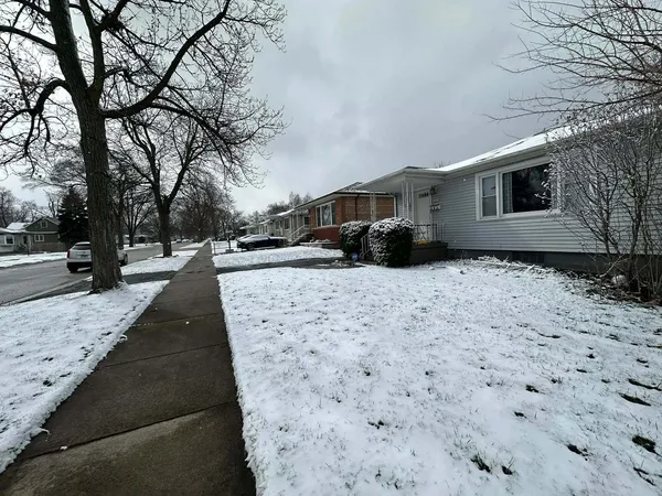 $274,900 | 17832 Glen Oak Avenue, Lansing, IL 60438